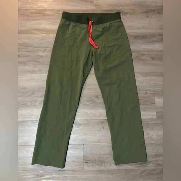 FIGS scrub pants - Picture 2 of 3